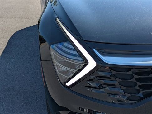 Used 2023 Kia Sportage SX image 10