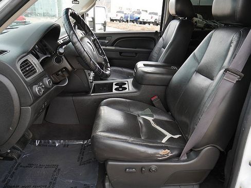 Used 2014 Chevrolet Silverado 2500 LTZ w/ LTZ Plus Package image 10