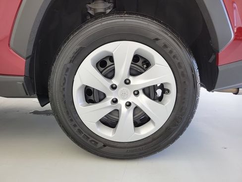 Used 2025 Toyota RAV4 LE AWD/4WD image 12
