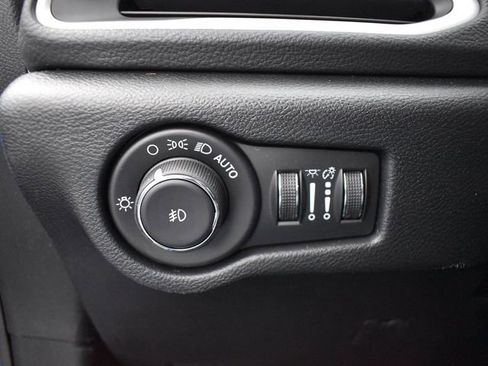 New 2026 Chrysler Pacifica Select image 15