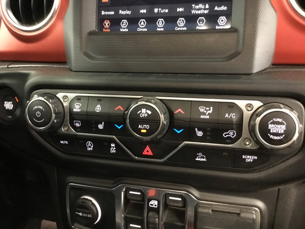 Used 2021 Jeep Wrangler Unlimited Rubicon w/ Cold Weather Group AWD/4WD image 25
