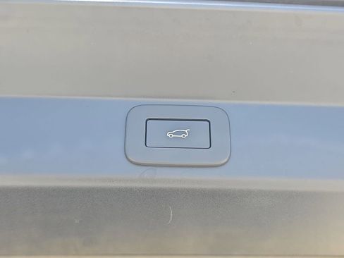 Certified 2025 Land Rover Range Rover Sport SE AWD/4WD image 13