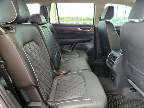 Used 2025 Volkswagen Atlas SEL Premium R-Line image 27