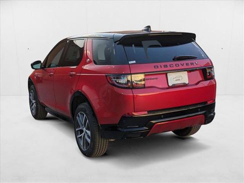 New 2025 Land Rover Discovery Sport Dynamic SE image 9