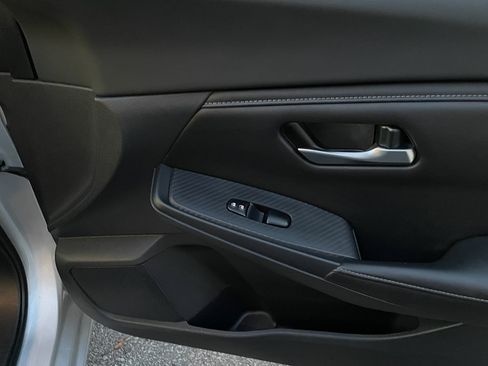 Used 2023 Nissan Sentra SV image 24