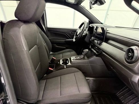 Used 2023 Chevrolet Colorado W/T RWD image 19