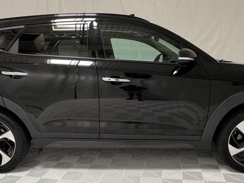 Used 2016 Hyundai Tucson Limited w/ Option Group 03 image 18