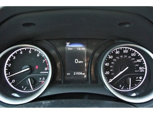 Used 2022 Toyota Camry LE image 13