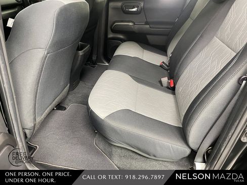 Used 2022 Toyota Tacoma TRD Off-Road image 34