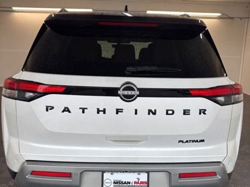 Certified 2025 Nissan Pathfinder Platinum w/ Black Appearance Package FWD image 31