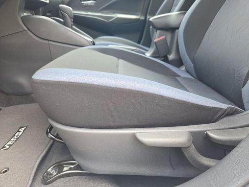 Used 2025 Nissan Versa SV w/ Trunk Package FWD image 28