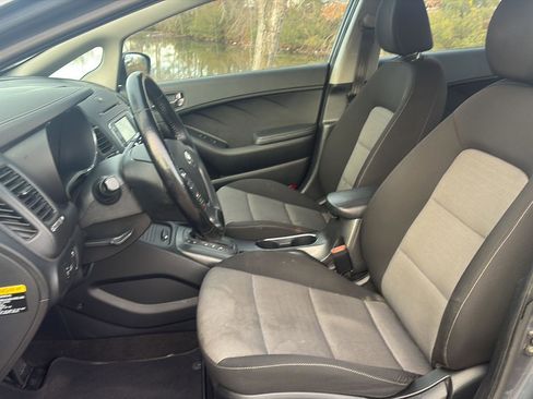 Used 2016 Kia Forte EX image 15