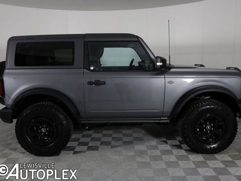 Used 2023 Ford Bronco Wildtrak image 4