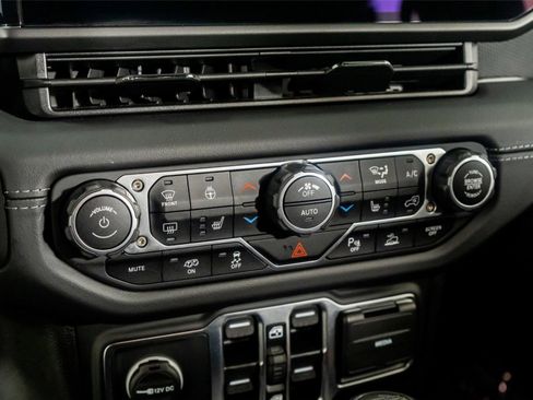 Used 2025 Jeep Wrangler Rubicon 392 image 41