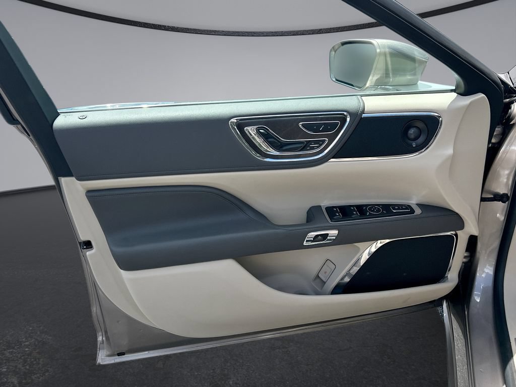 Used 2020 Lincoln Continental Reserve AWD/4WD image 31
