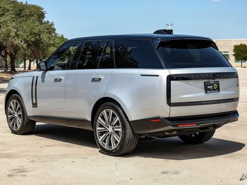 Used 2023 Land Rover Range Rover SE AWD/4WD image 11