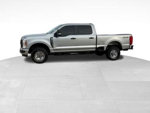 Used 2024 Ford F250 XL image 3