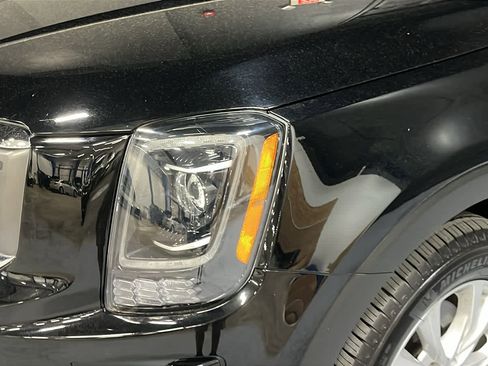 Used 2020 Kia Telluride LX AWD/4WD image 9