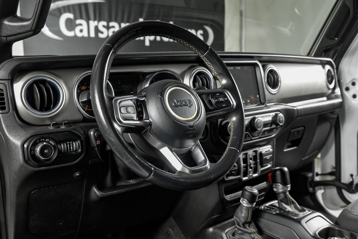 Used 2018 Jeep Wrangler Unlimited Sahara AWD/4WD image 15