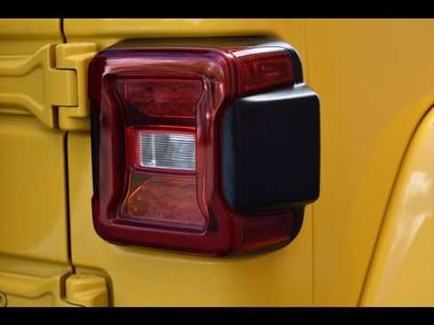 Used 2019 Jeep Wrangler Unlimited Sahara image 54