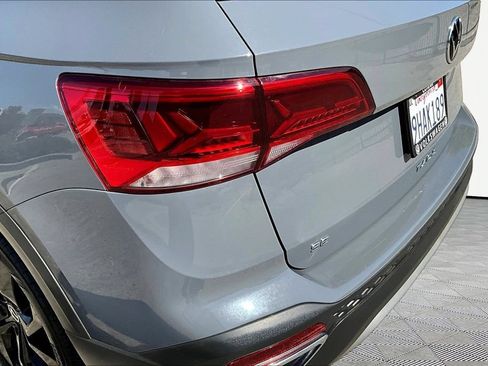 Used 2023 Volkswagen Taos SE w/ Panoramic Sunroof Package FWD image 24