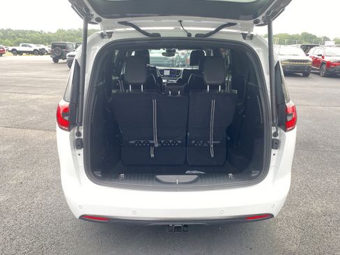 New 2027 Chrysler Pacifica Limited w/ S Appearance Package FWD image 24