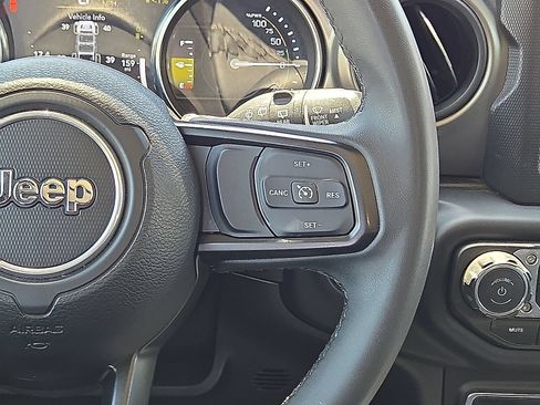 Used 2023 Jeep Wrangler Unlimited AWD/4WD image 20