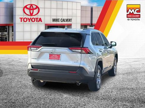 Used 2025 Toyota RAV4 LE AWD/4WD image 5