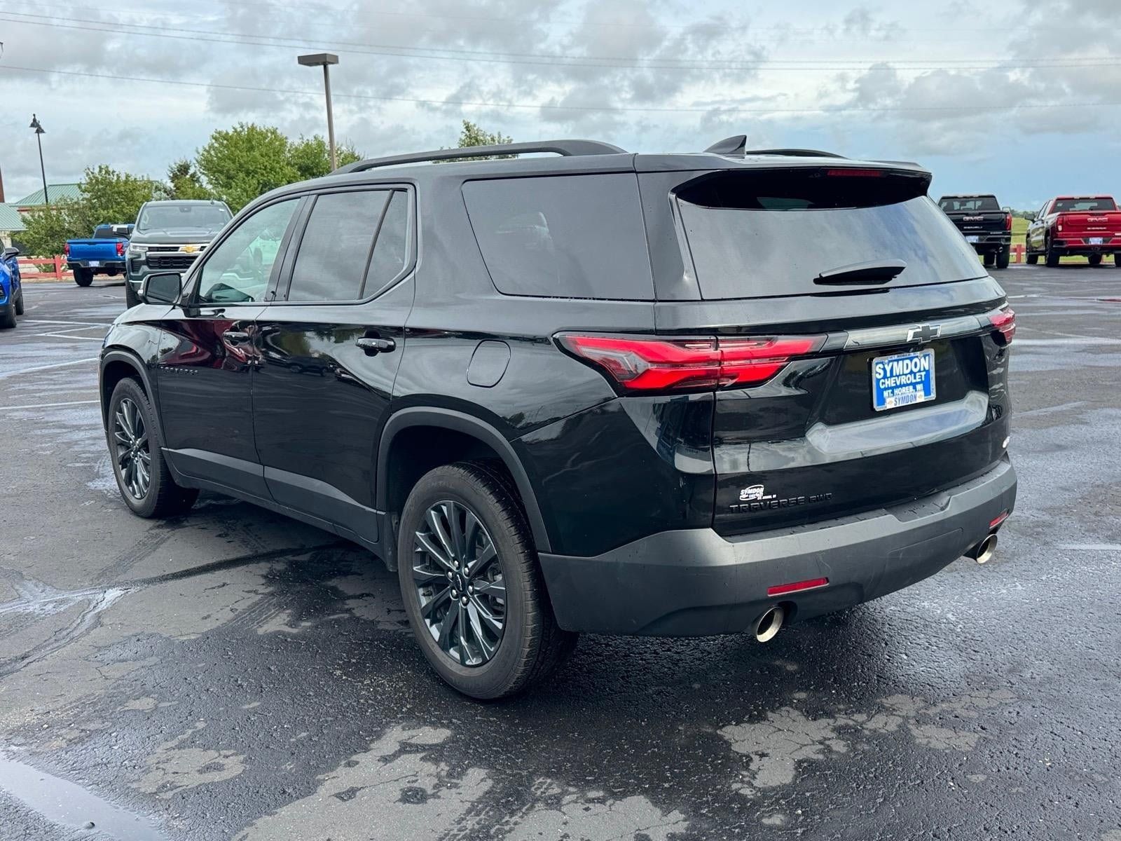 Used 2023 Chevrolet Traverse RS w/ LPO, Floor Liner Package AWD/4WD image 3