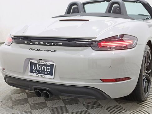 Used 2018 Porsche 718 Boxster S image 14