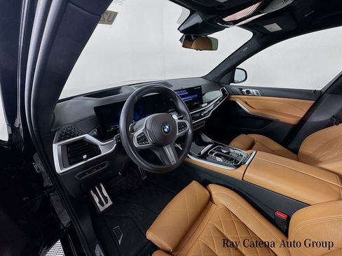 Used 2024 BMW X7 xDrive40i w/ M Sport Package AWD/4WD image 9
