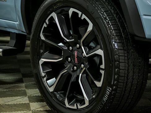 New 2026 GMC Canyon Denali image 3