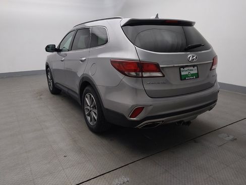 Used 2017 Hyundai Santa Fe SE image 6