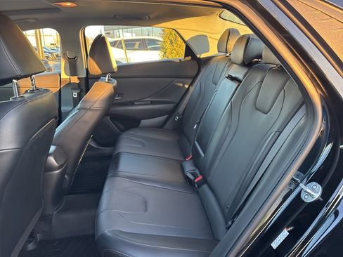 Certified 2023 Hyundai Elantra Limited image 12