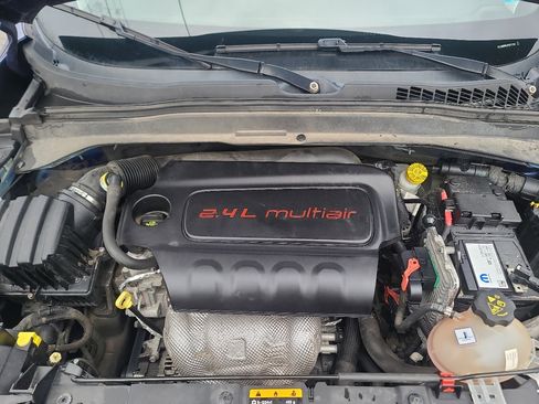 Used 2018 Jeep Renegade Latitude w/ Cold Weather Group image 24