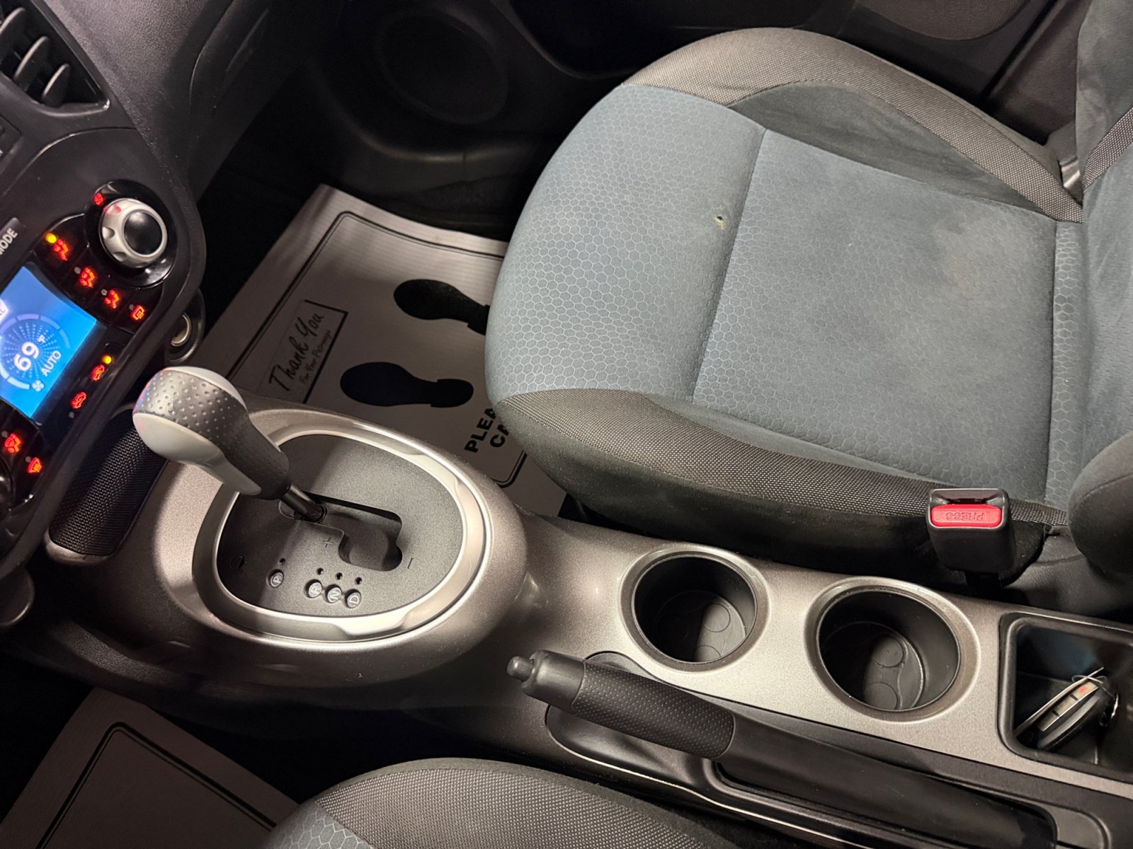 Used 2014 Nissan Juke SV AWD/4WD image 32