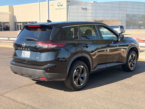 Used 2025 Nissan Rogue SV AWD/4WD image 8
