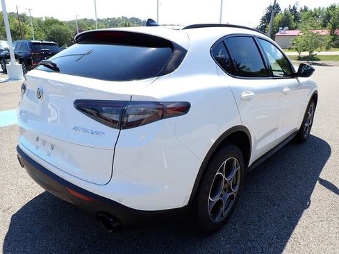 New 2025 Alfa Romeo Stelvio Sprint image 7