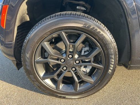 Used 2023 Jeep Grand Cherokee 30th Anniversary image 10