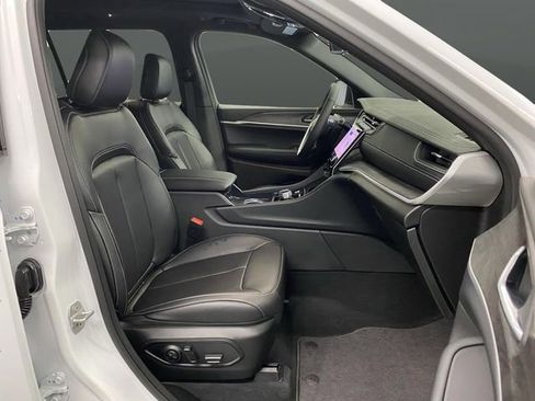 New 2025 Jeep Grand Cherokee L Limited w/ Black Appearance Package image 34