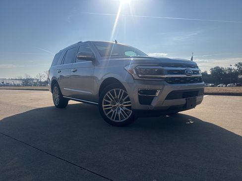 Used 2024 Ford Expedition Limited image 1