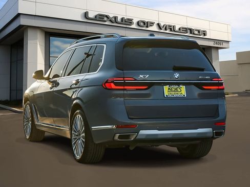 Used 2024 BMW X7 xDrive40i w/ Premium Package image 2