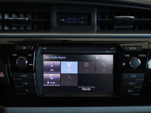 Used 2014 Toyota Corolla LE FWD image 40