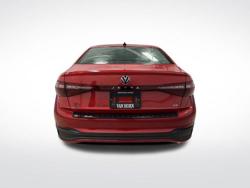 Used 2025 Volkswagen Jetta SE w/ Sunroof Package image 14