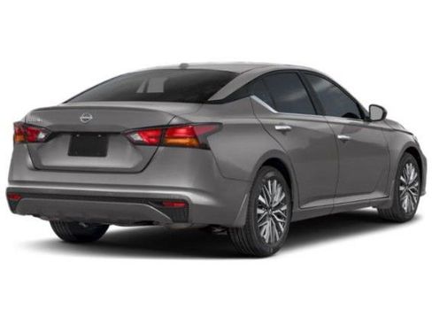 Used 2025 Nissan Altima 2.5 SV image 3