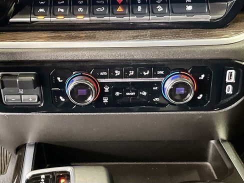 Used 2025 Chevrolet Silverado 1500 RST w/ Convenience Package II AWD/4WD image 16