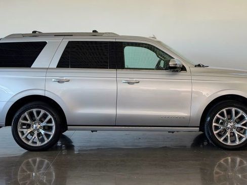 Used 2019 Ford Expedition Platinum AWD/4WD image 8