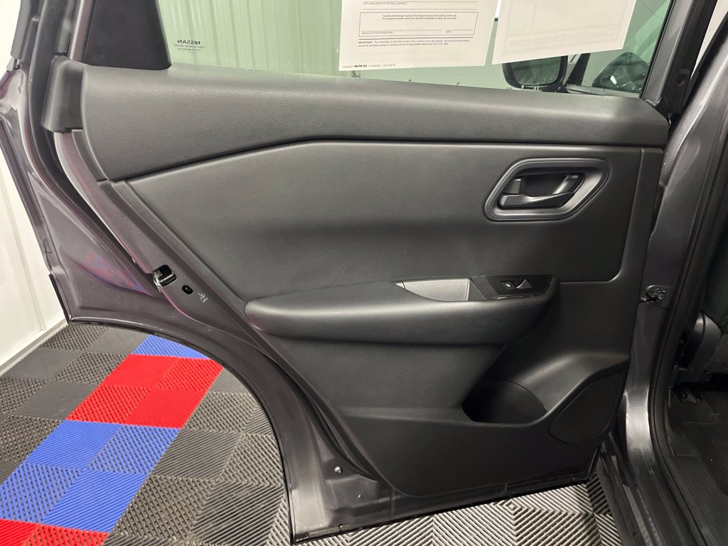 Used 2024 Nissan Rogue S AWD/4WD image 16