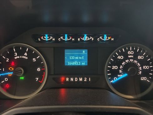 Used 2016 Ford F150 XLT image 9