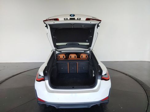 Used 2023 BMW i4 eDrive40 w/ Premium Package image 9